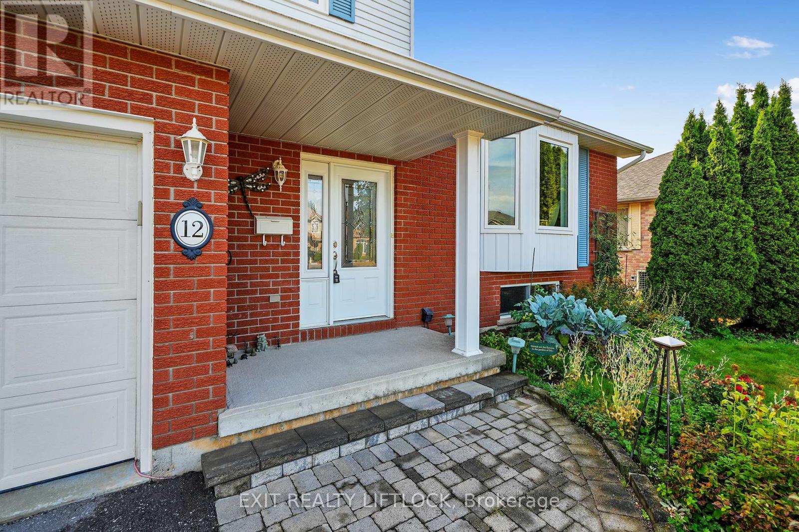 12 Victoria Avenue, Smith-Ennismore-Lakefield (Lakefield), Ontario  K0L 2H0 - Photo 4 - X12344256