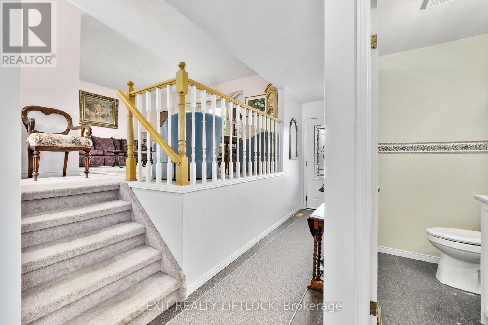 12 Victoria Avenue, Smith-Ennismore-Lakefield (Lakefield), Ontario  K0L 2H0 - Photo 6 - X12344256