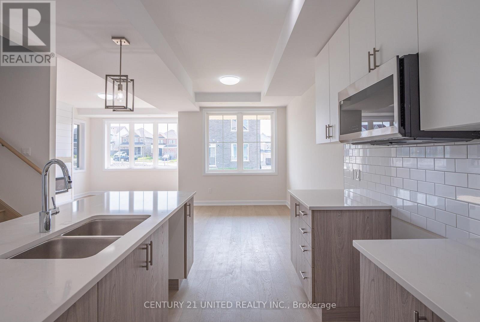 307 Mullighan Gardens, Peterborough North (North), Ontario  K9K 0H2 - Photo 2 - X12344459