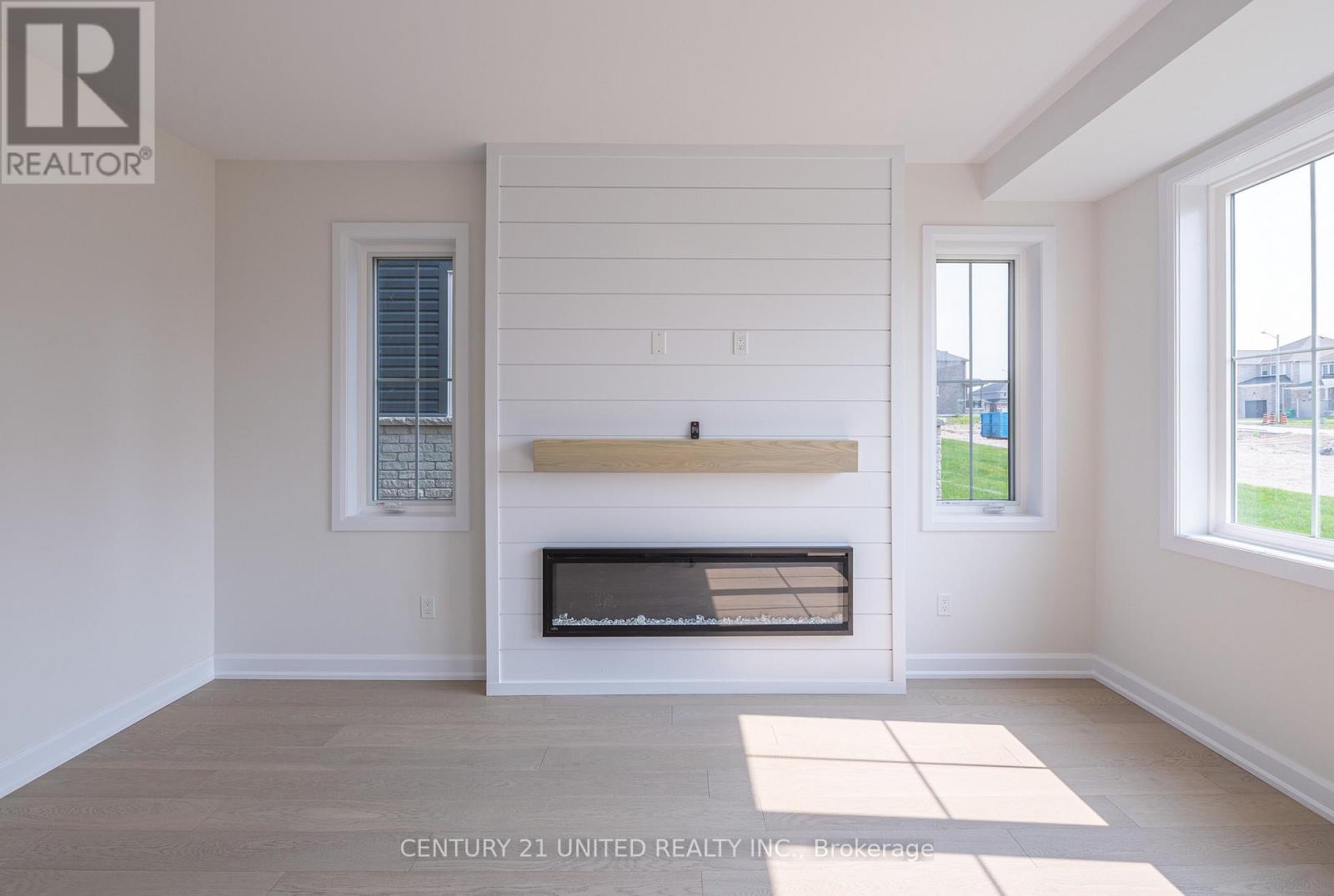 307 Mullighan Gardens, Peterborough North (North), Ontario  K9K 0H2 - Photo 5 - X12344459