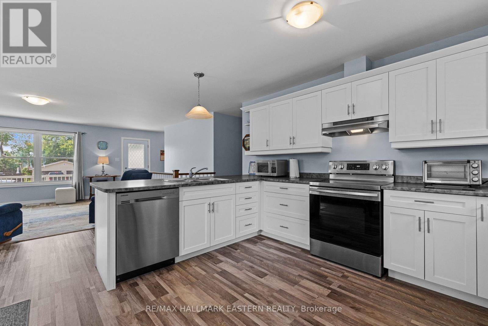 17 Mathison Street E, Havelock-Belmont-Methuen (Havelock), Ontario  K0L 1Z0 - Photo 11 - X12344469
