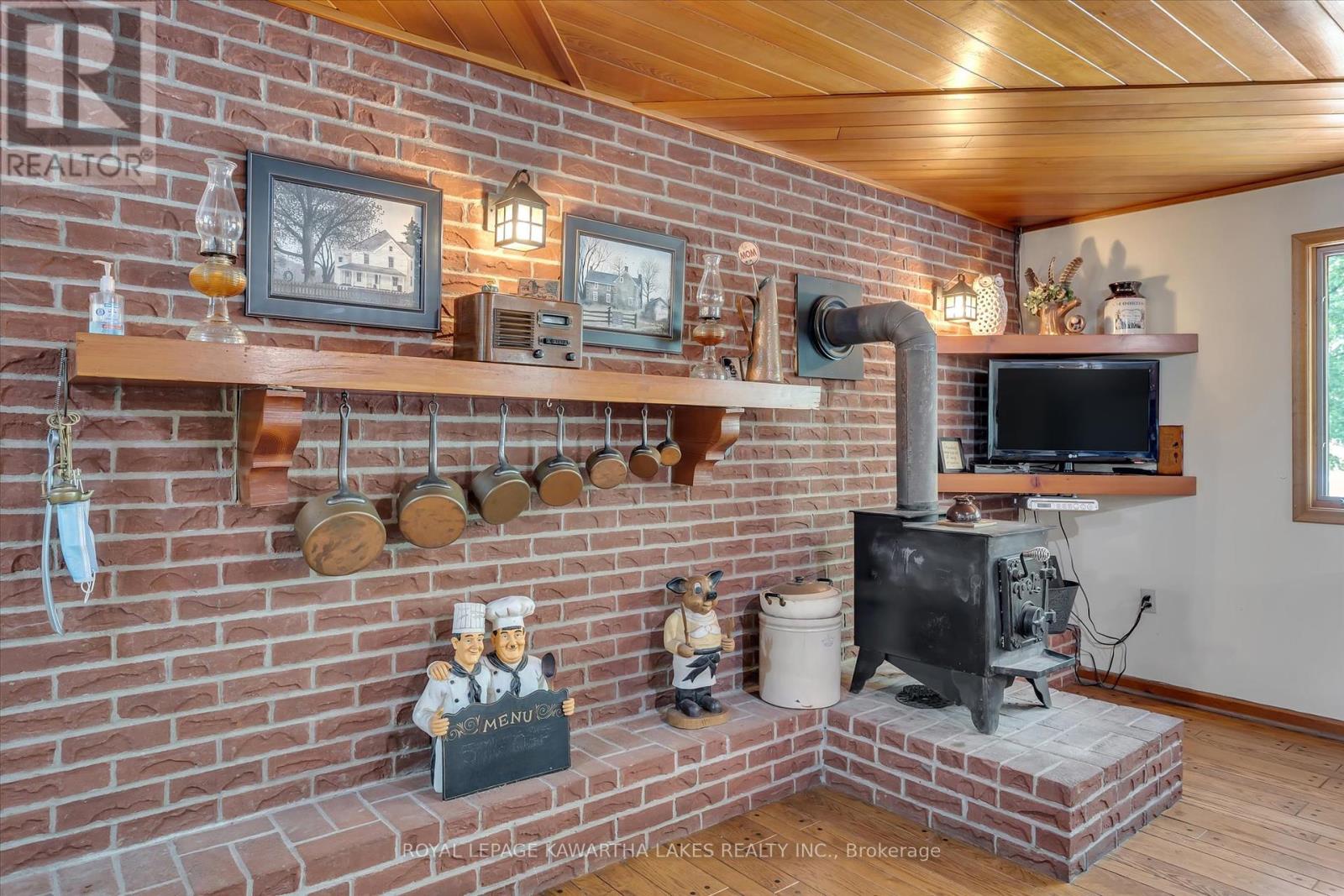 1928 Elm Tree Road, Kawartha Lakes (Ops), Ontario  K9V 4R1 - Photo 15 - X12344837