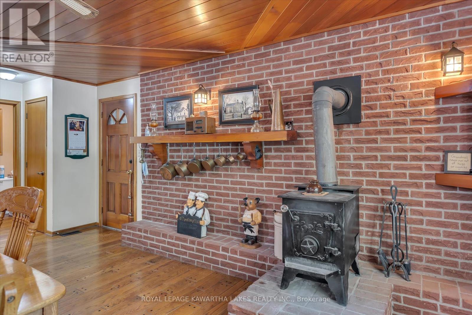 1928 Elm Tree Road, Kawartha Lakes (Ops), Ontario  K9V 4R1 - Photo 16 - X12344837
