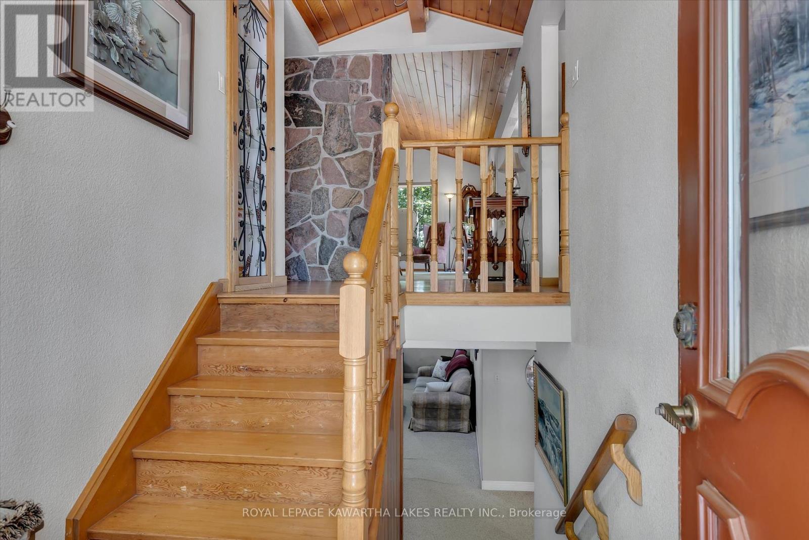 1928 Elm Tree Road, Kawartha Lakes (Ops), Ontario  K9V 4R1 - Photo 2 - X12344837