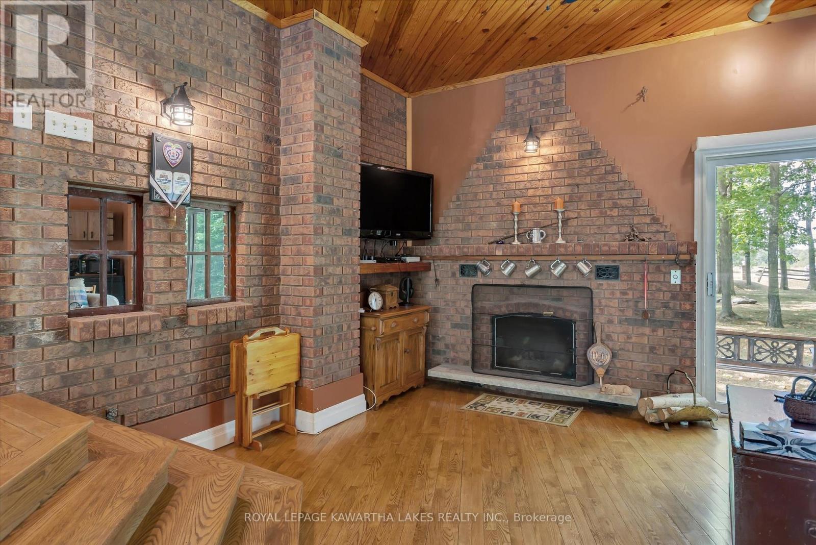 1928 Elm Tree Road, Kawartha Lakes (Ops), Ontario  K9V 4R1 - Photo 23 - X12344837