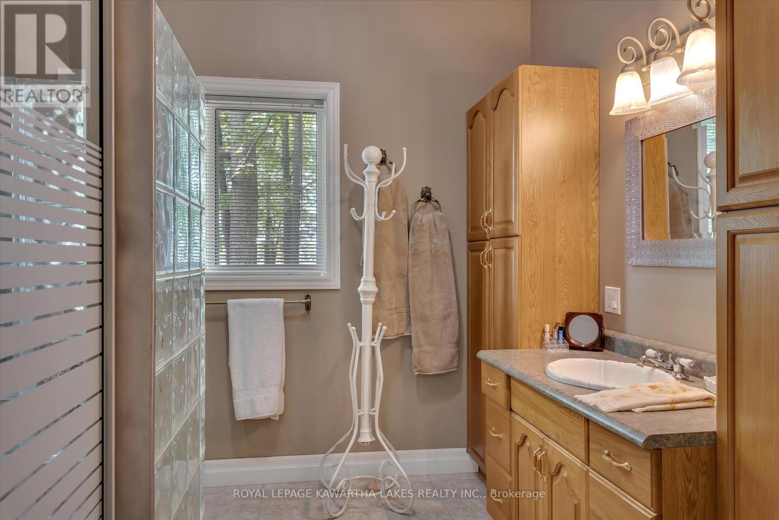 1928 Elm Tree Road, Kawartha Lakes (Ops), Ontario  K9V 4R1 - Photo 31 - X12344837