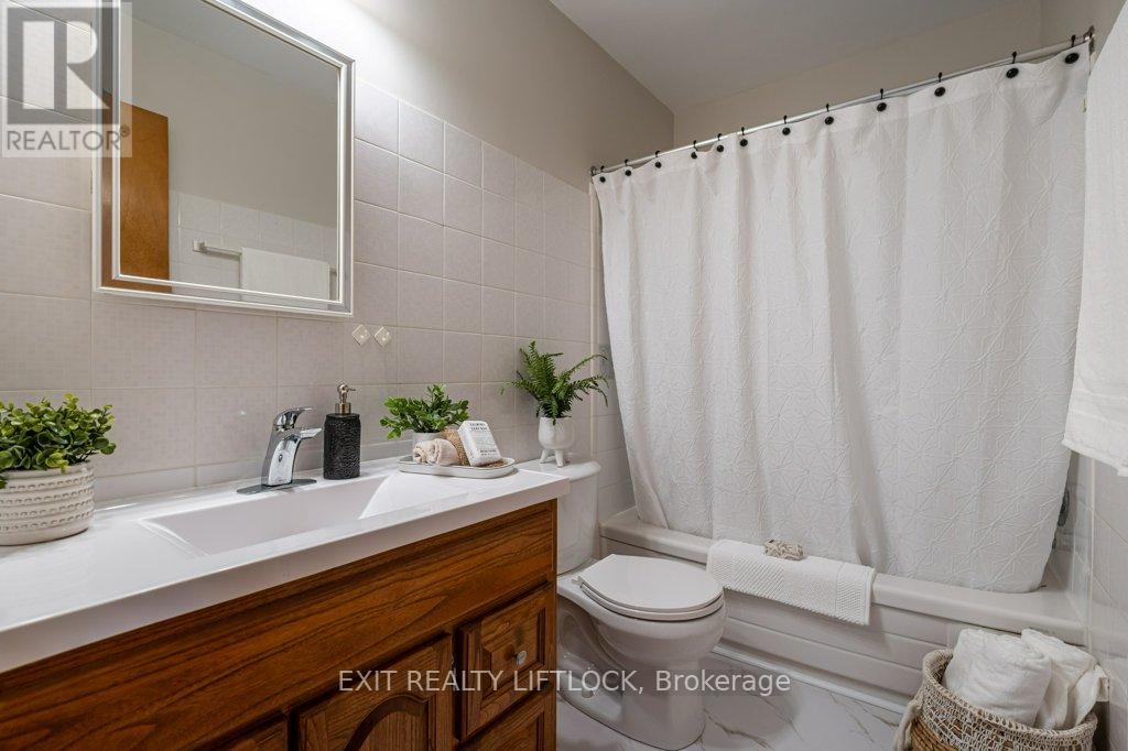 2075 Walker Avenue, Peterborough East (South), Ontario  K9L 1T6 - Photo 21 - X12345325