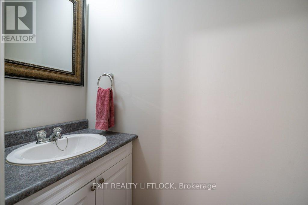 2075 Walker Avenue, Peterborough East (South), Ontario  K9L 1T6 - Photo 23 - X12345325