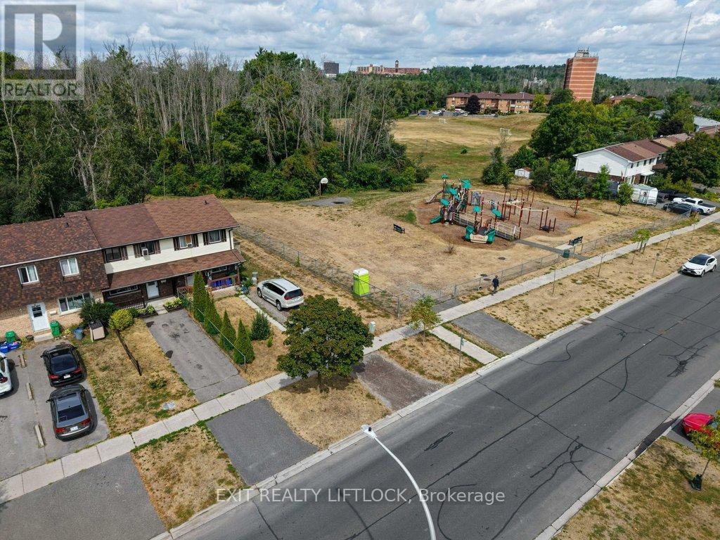 2075 Walker Avenue, Peterborough East (South), Ontario  K9L 1T6 - Photo 35 - X12345325