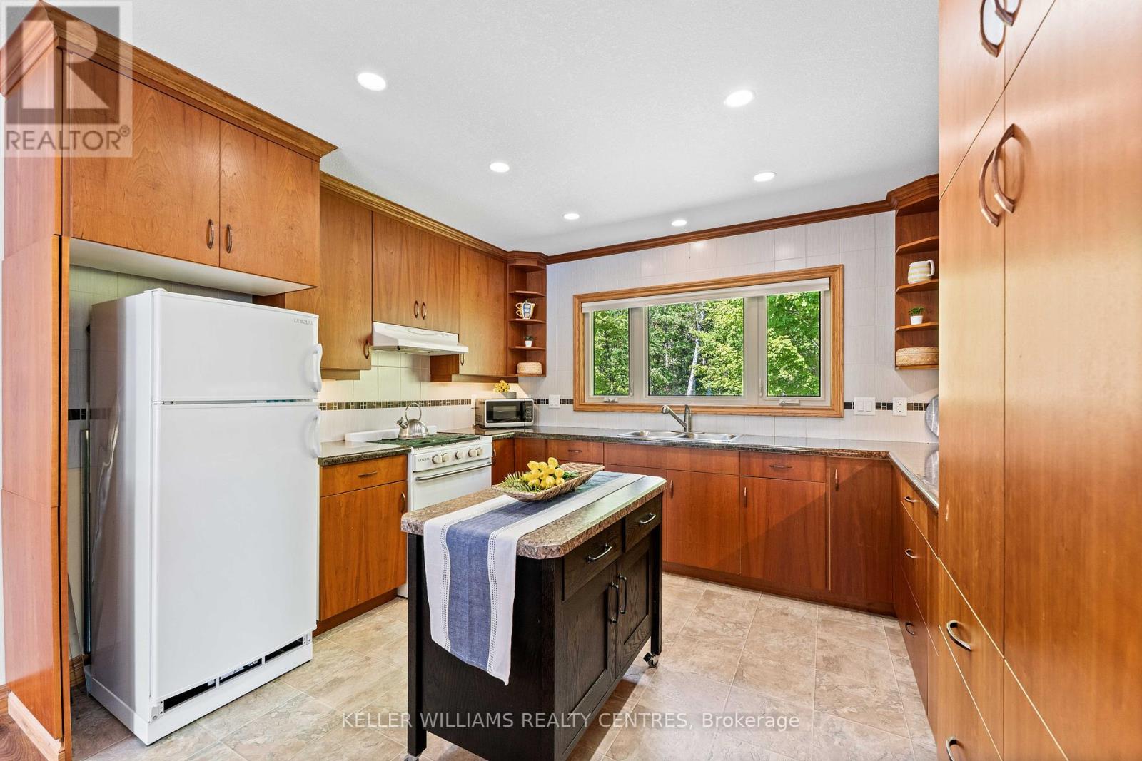98 Fire Access Road, Trent Lakes, Ontario  K0L 1J0 - Photo 7 - X12345827