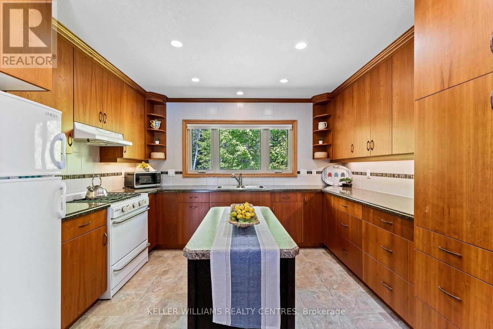 98 Fire Access Road, Trent Lakes, Ontario  K0L 1J0 - Photo 8 - X12345827
