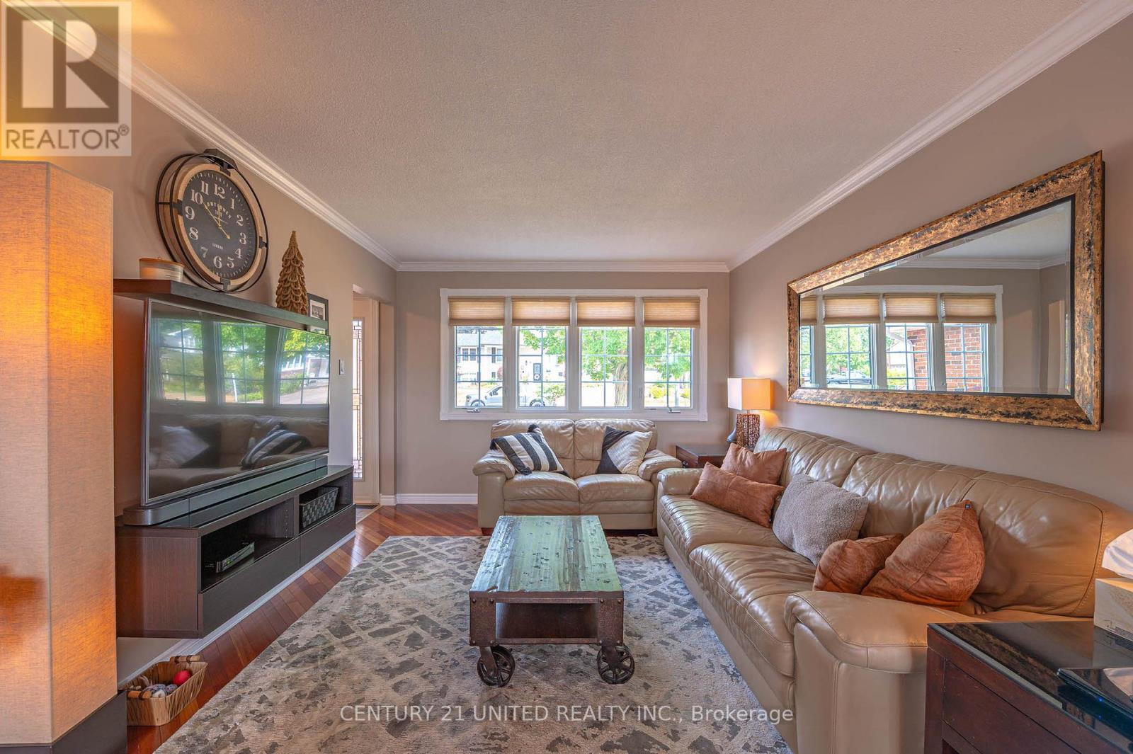 7 Bayleaf Court, Peterborough West (Central), Ontario  K9K 1A2 - Photo 10 - X12346231