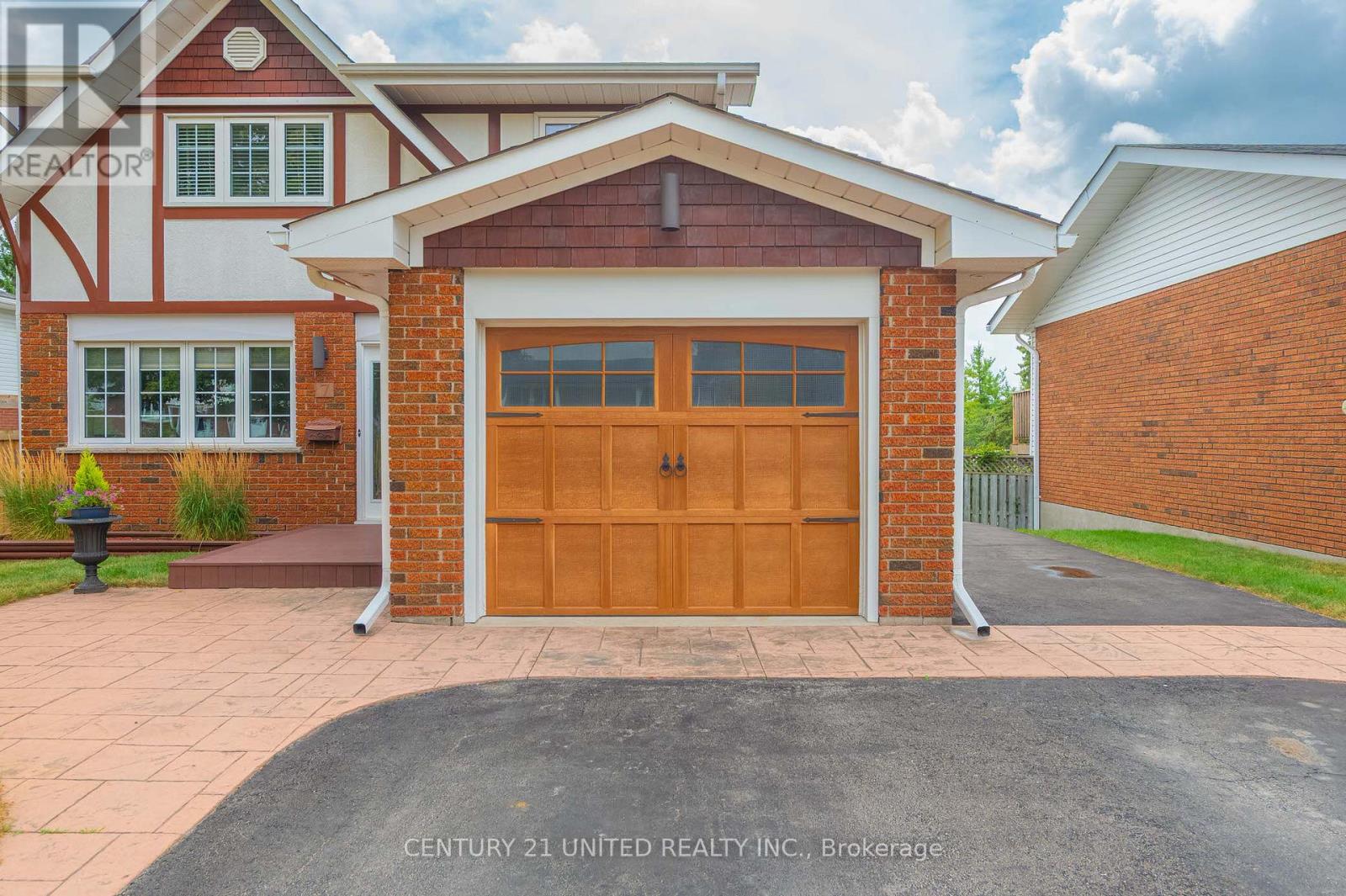7 Bayleaf Court, Peterborough West (Central), Ontario  K9K 1A2 - Photo 2 - X12346231