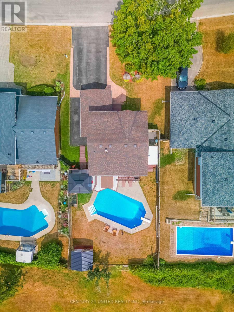 7 Bayleaf Court, Peterborough West (Central), Ontario  K9K 1A2 - Photo 8 - X12346231