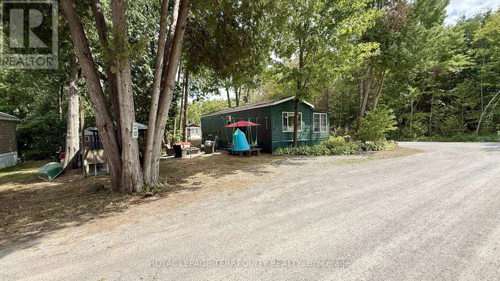14a Rockhaven Street, Selwyn, Ontario  K0L 2H0 - Photo 13 - X12346125