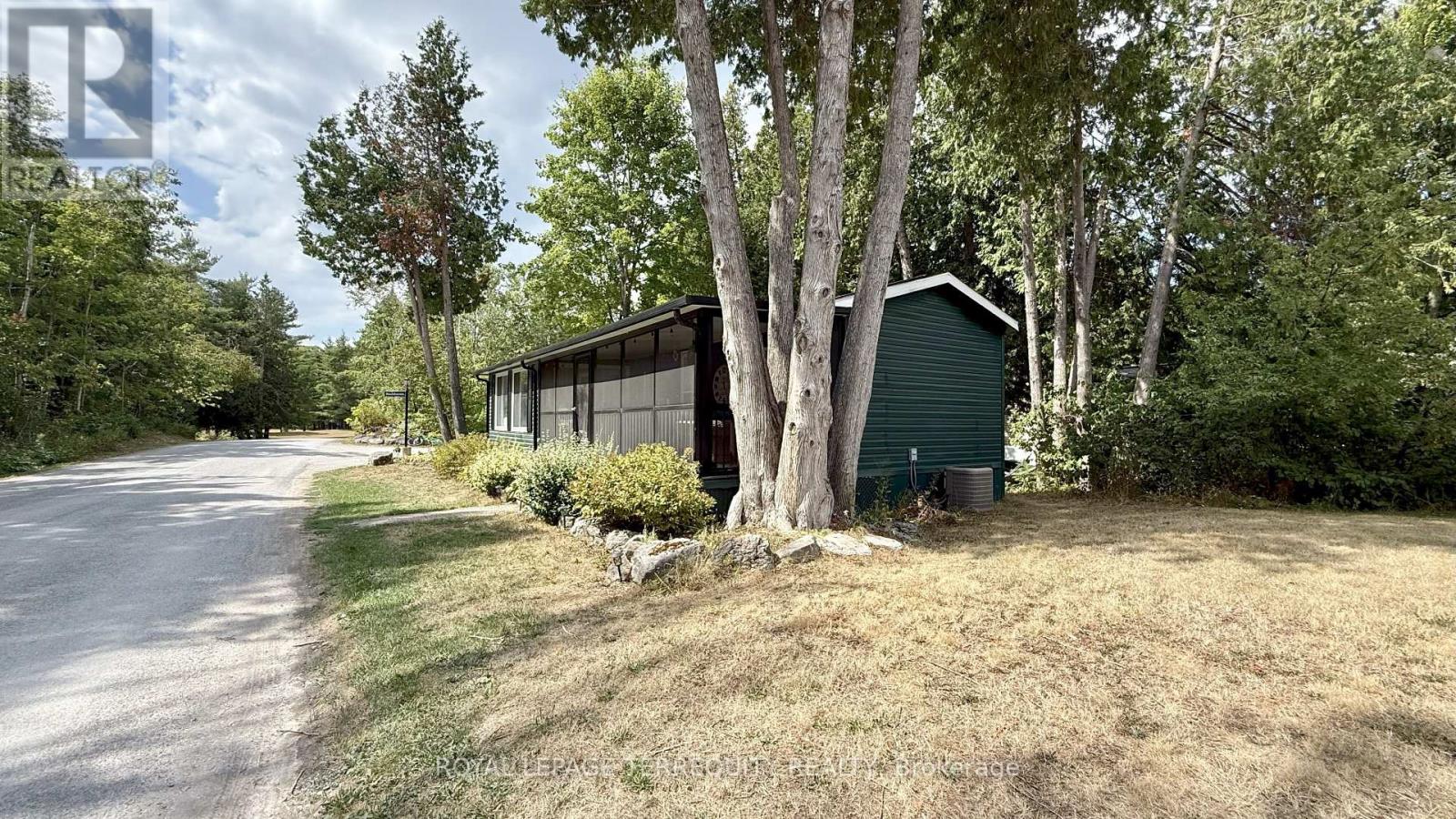 14a Rockhaven Street, Selwyn, Ontario  K0L 2H0 - Photo 16 - X12346125