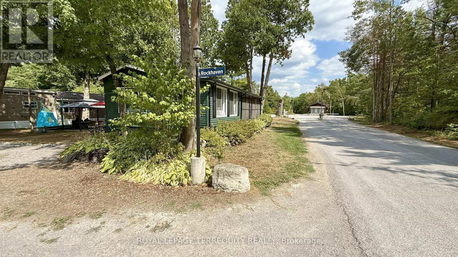 14a Rockhaven Street, Selwyn, Ontario  K0L 2H0 - Photo 2 - X12346125