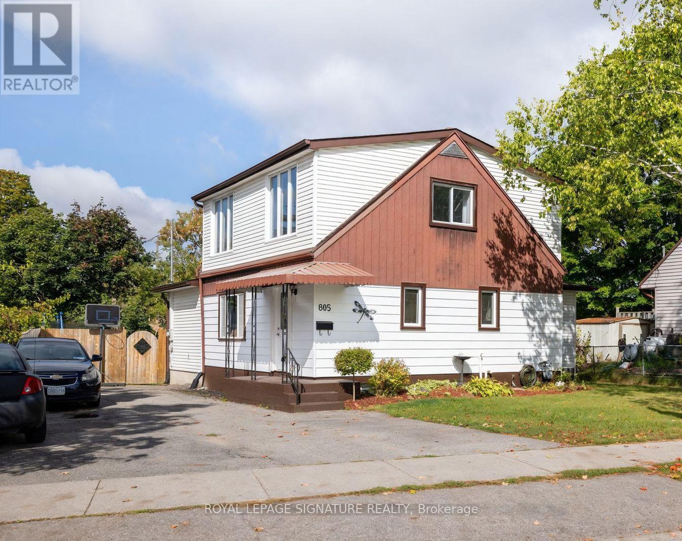 805 Morphet Avenue, Peterborough South (West), Ontario  K9J 2X7 - Photo 1 - X12346322