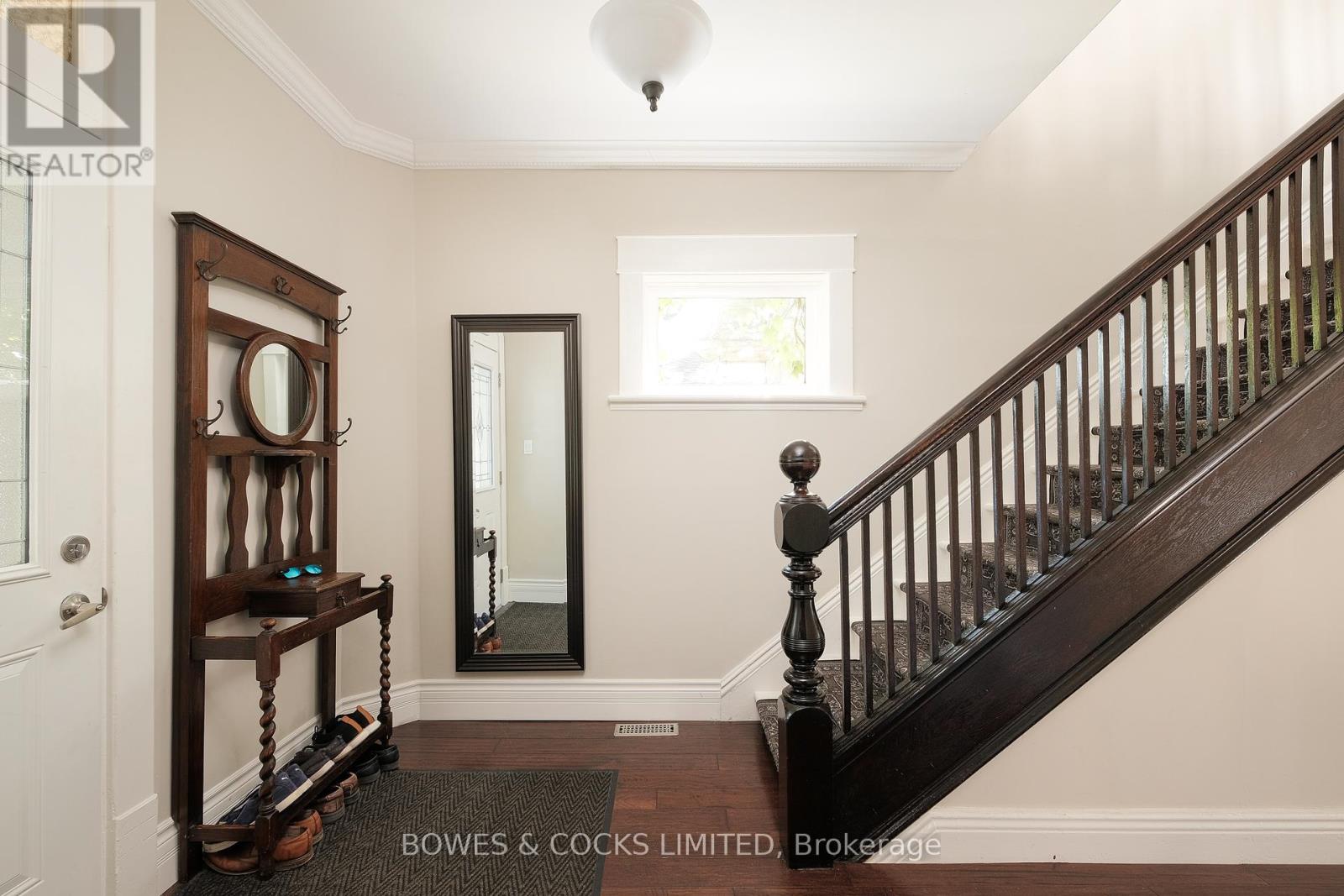 164 Wilson Street, Peterborough South (West), Ontario  K9J 1S5 - Photo 4 - X12346612