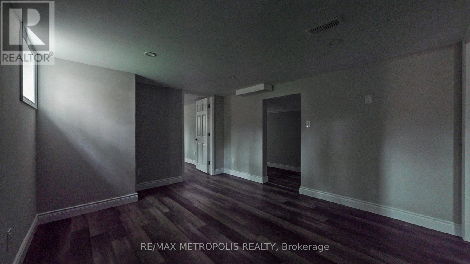 Main - 1020 Brewer Street, Peterborough Central (South), Ontario  K9J 5B4 - Photo 34 - X12346791