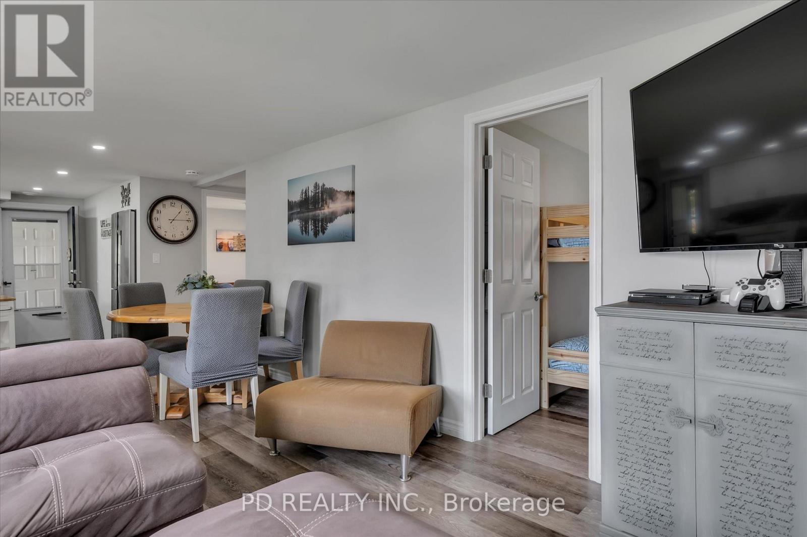 9 Charlotte Crescent, Kawartha Lakes (Emily), Ontario  K0L 2W0 - Photo 34 - X12346990