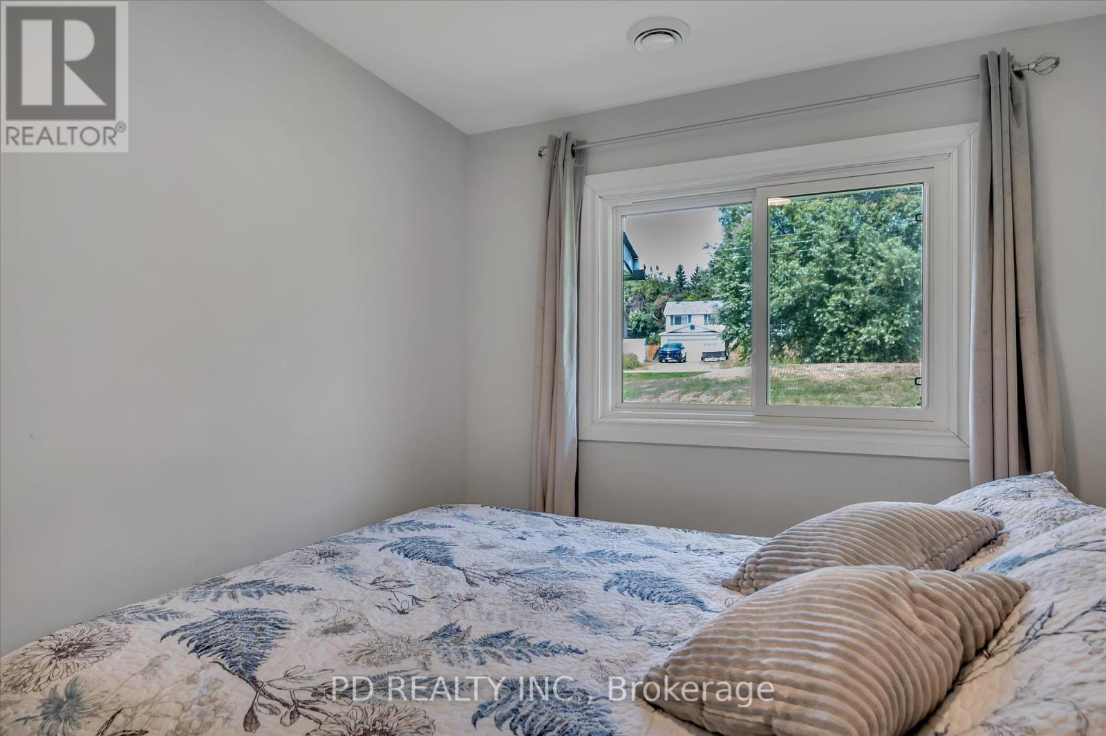 9 Charlotte Crescent, Kawartha Lakes (Emily), Ontario  K0L 2W0 - Photo 40 - X12346990
