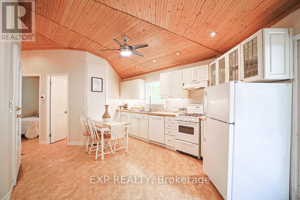565 West Diamond Lake Road, Hastings Highlands (Herschel Ward), Ontario  K0L 2A0 - Photo 10 - X12346822