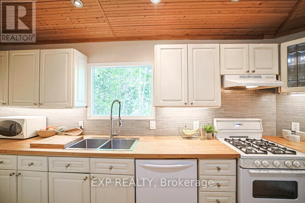 565 West Diamond Lake Road, Hastings Highlands (Herschel Ward), Ontario  K0L 2A0 - Photo 11 - X12346822