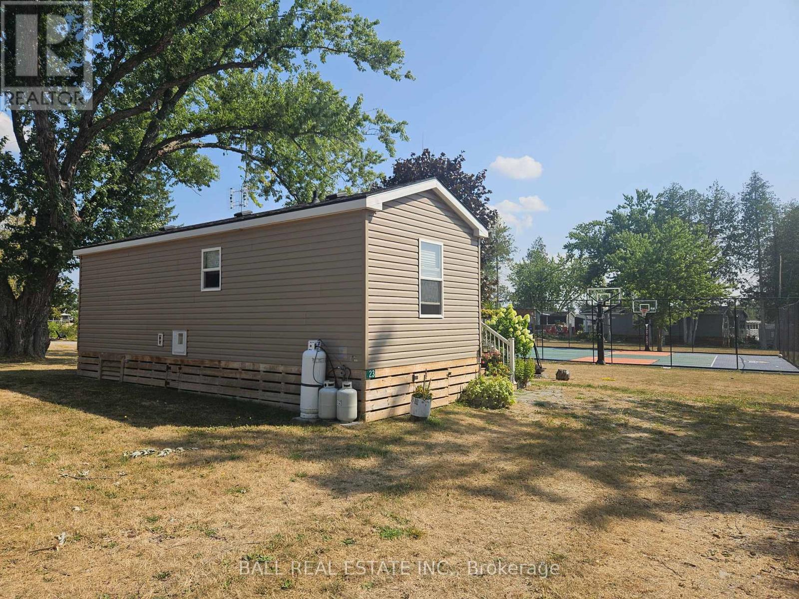 657 Thunderbridge Road, Kawartha Lakes (Lindsay), Ontario  K9V 4R1 - Photo 18 - X12347215