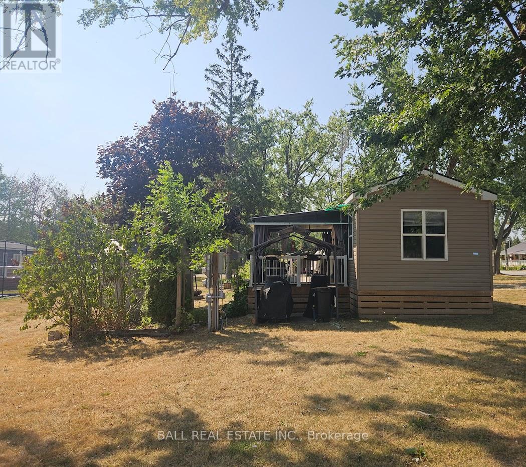 657 Thunderbridge Road, Kawartha Lakes (Lindsay), Ontario  K9V 4R1 - Photo 19 - X12347215