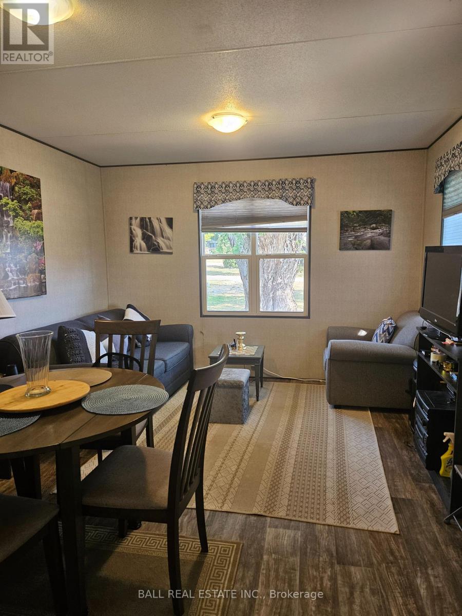 657 Thunderbridge Road, Kawartha Lakes (Lindsay), Ontario  K9V 4R1 - Photo 7 - X12347215