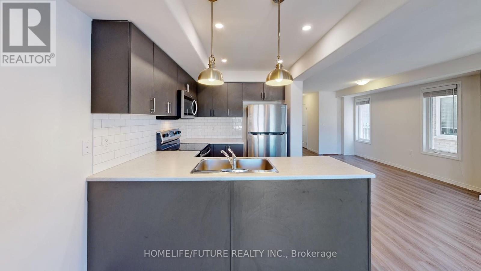 1638 Hetherington Drive, Peterborough North (University Heights), Ontario  K9L 1Y7 - Photo 12 - X12347118
