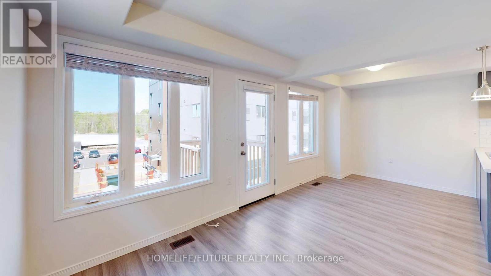 1638 Hetherington Drive, Peterborough North (University Heights), Ontario  K9L 1Y7 - Photo 6 - X12347118