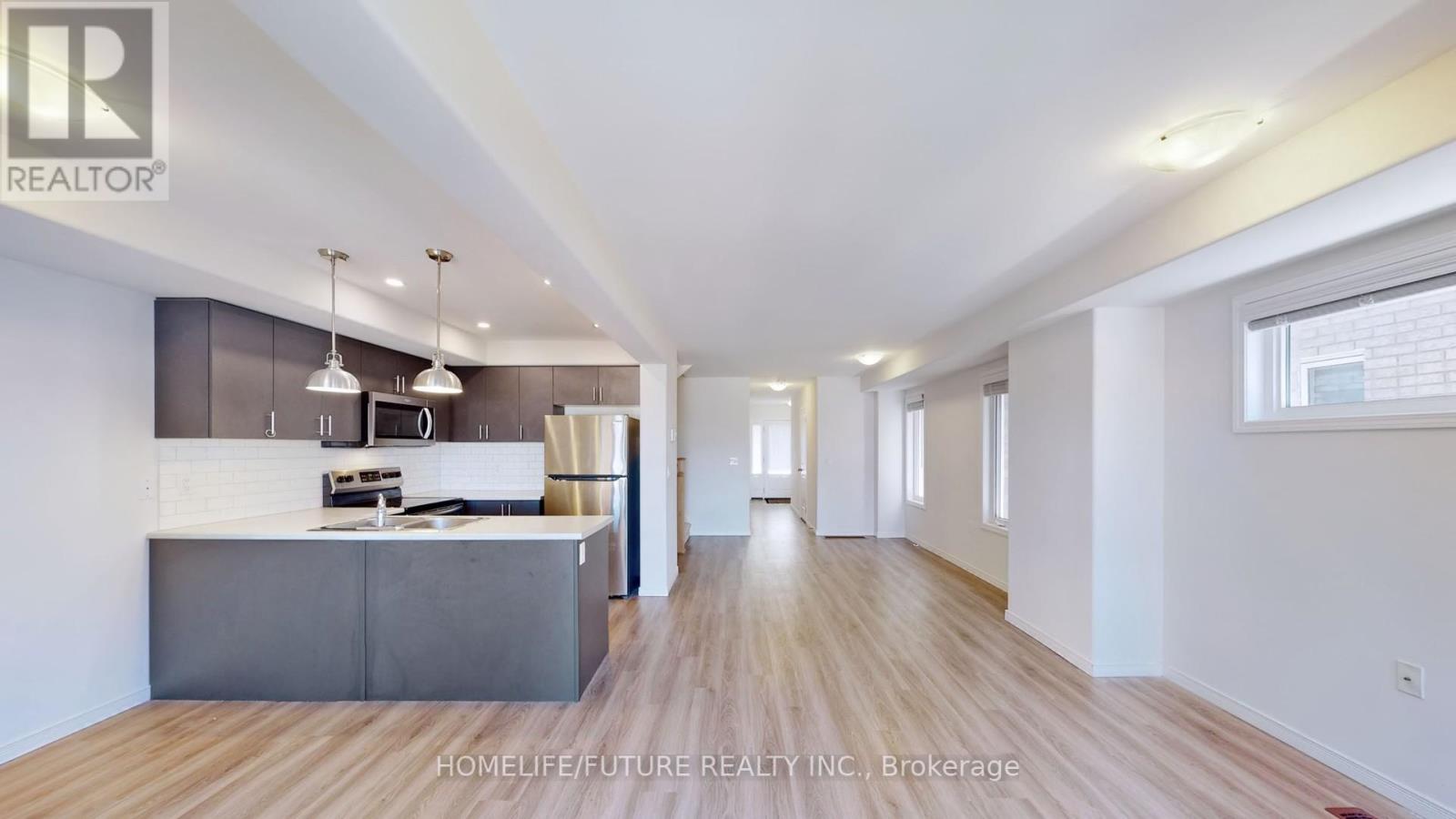 1638 Hetherington Drive, Peterborough North (University Heights), Ontario  K9L 1Y7 - Photo 8 - X12347118