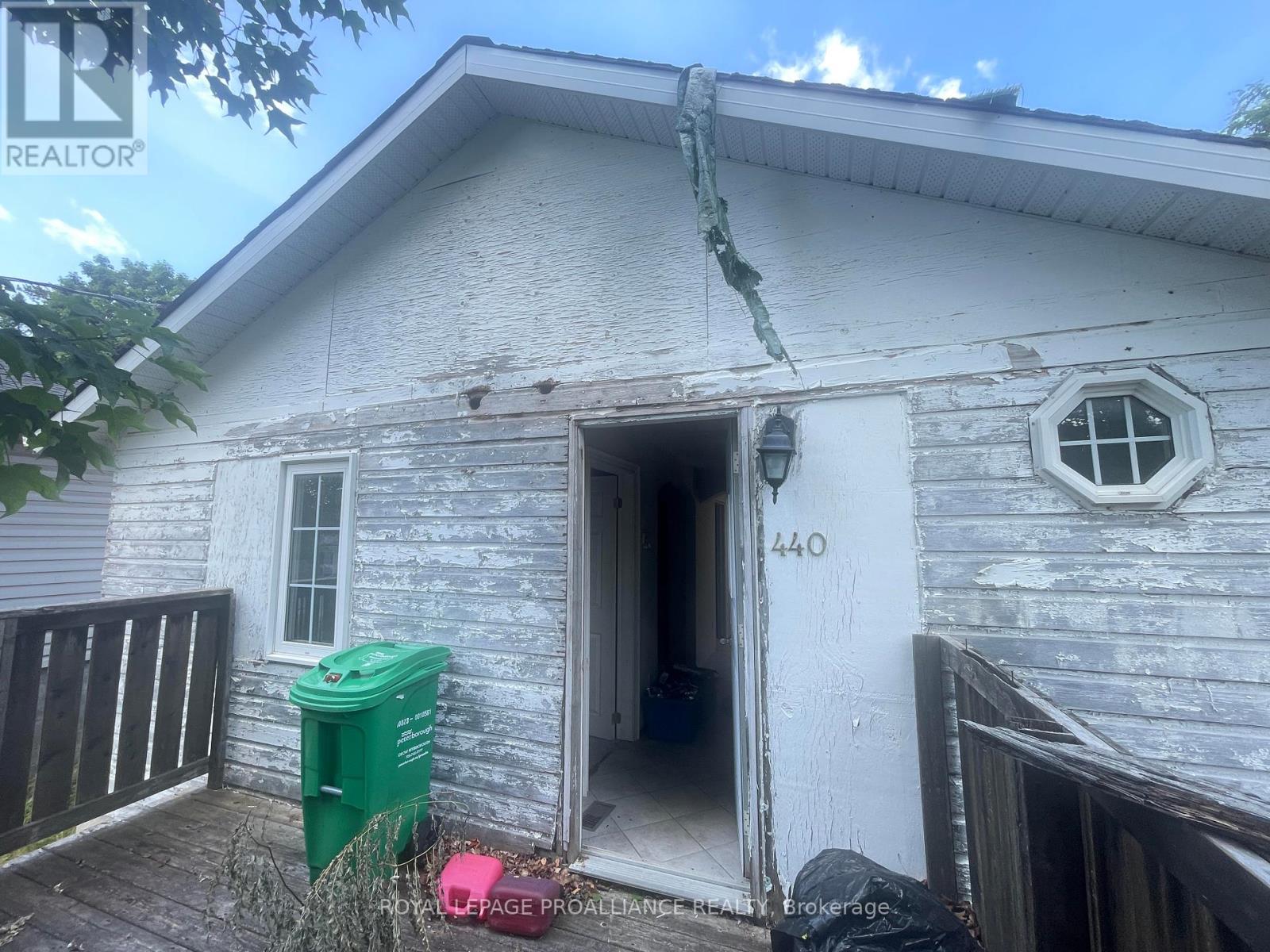 440 Bellevue Street, Peterborough North (South), Ontario  K9H 5G6 - Photo 6 - X12347657
