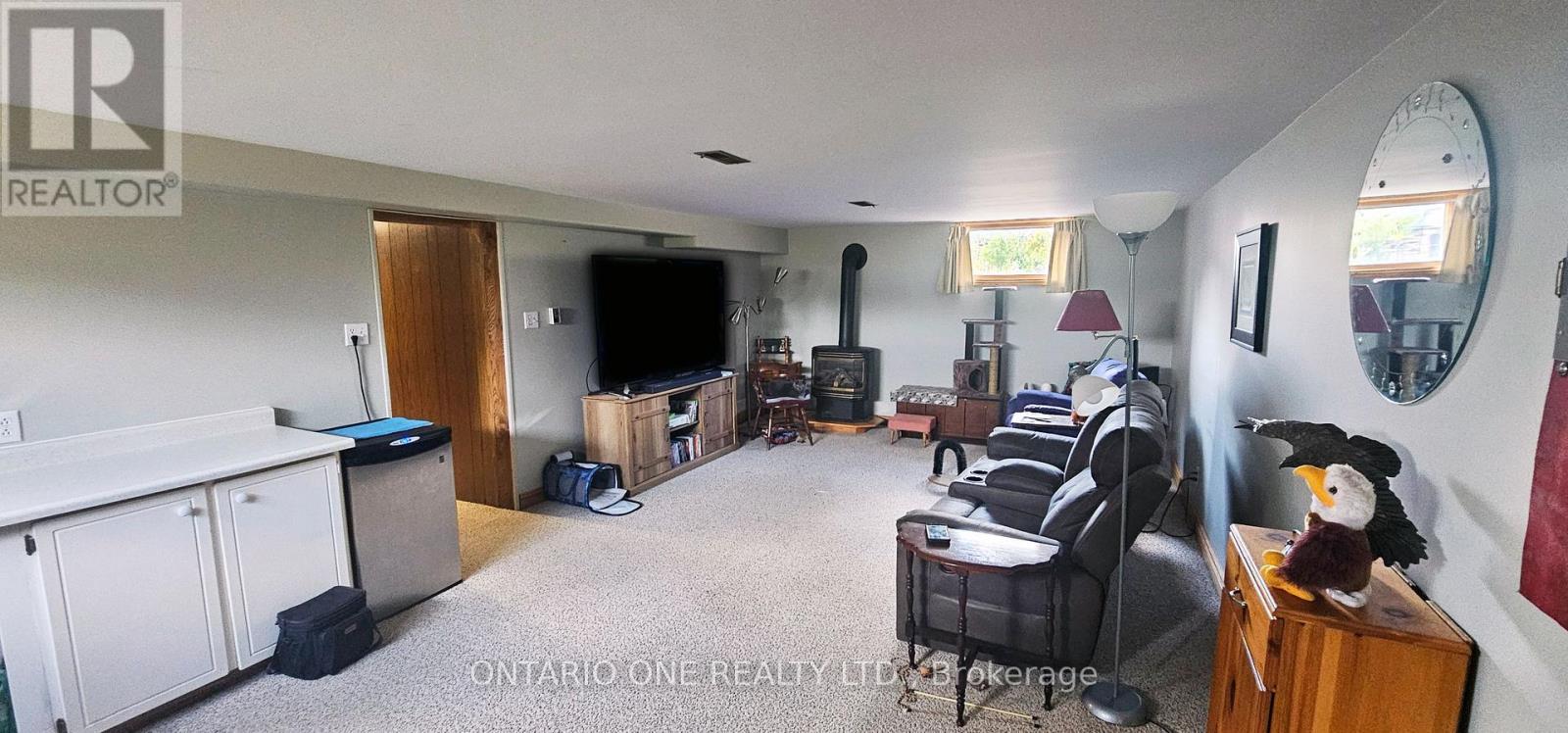 15 Weldon Road, Kawartha Lakes (Lindsay), Ontario  K9V 4R4 - Photo 18 - X12349118