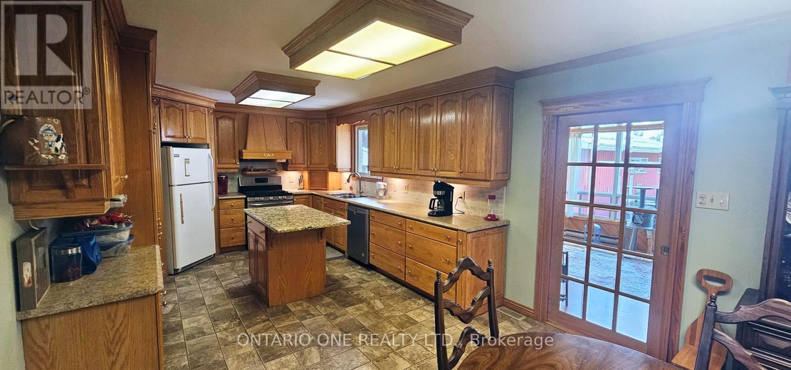 15 Weldon Road, Kawartha Lakes (Lindsay), Ontario  K9V 4R4 - Photo 8 - X12349118