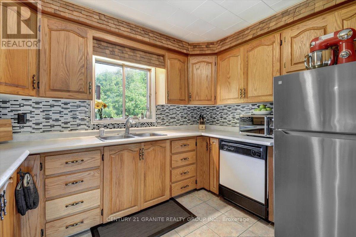 34003 Hwy 28 Highway E, Carlow/mayo (Mayo Ward), Ontario  K0L 1C0 - Photo 8 - X12349280