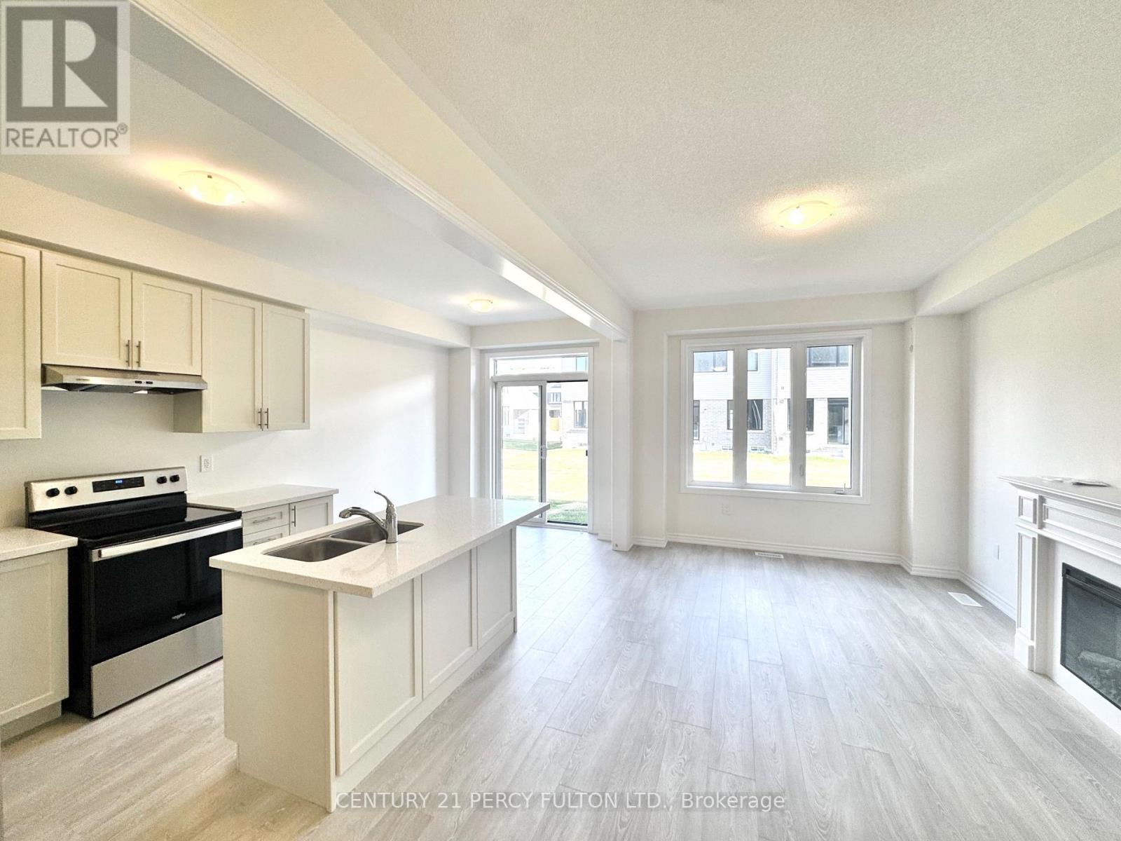 48 Hicking Lane, Kawartha Lakes (Lindsay), Ontario  K9V 5V7 - Photo 11 - X12349391