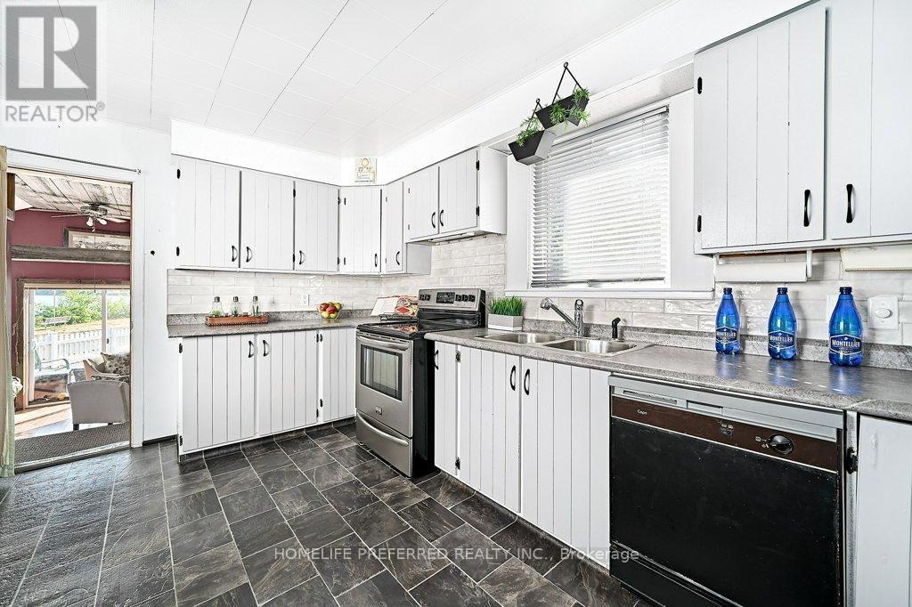 157 Crescent Street, Peterborough Central (South), Ontario  K9J 2G4 - Photo 28 - X12349610