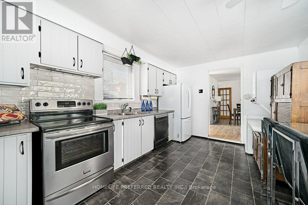 157 Crescent Street, Peterborough Central (South), Ontario  K9J 2G4 - Photo 30 - X12349610