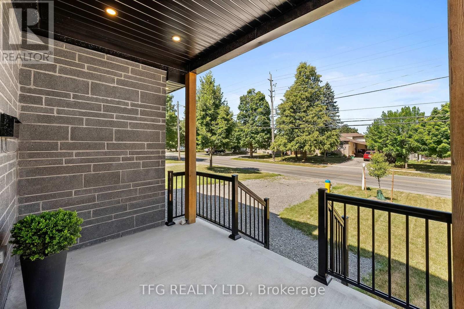 678 Otonabee Drive, Peterborough South (East), Ontario  K9J 7P9 - Photo 4 - X12350230