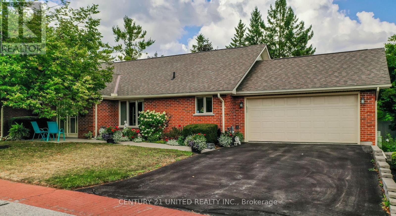 41 - 1121 Armour Road, Peterborough East (North), Ontario  K9H 7N8 - Photo 2 - X12350232