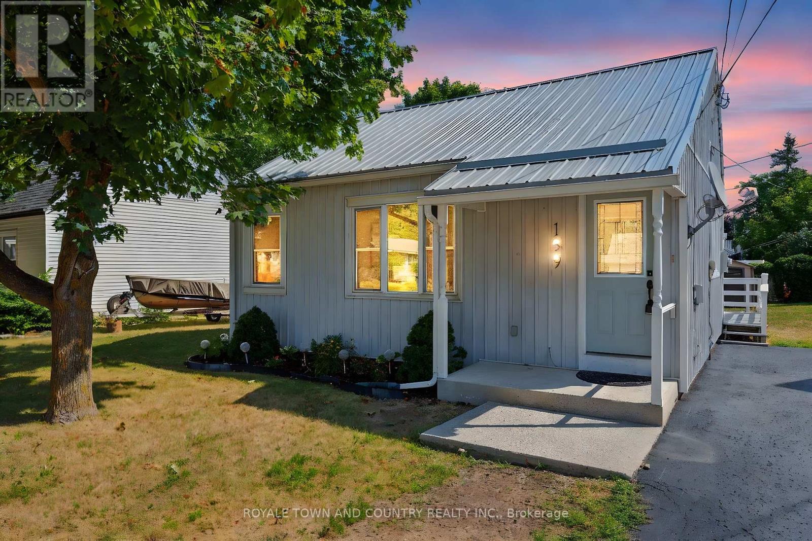 139 Centre Street, Trent Hills (Campbellford), Ontario  K0L 1L0 - Photo 1 - X12350275