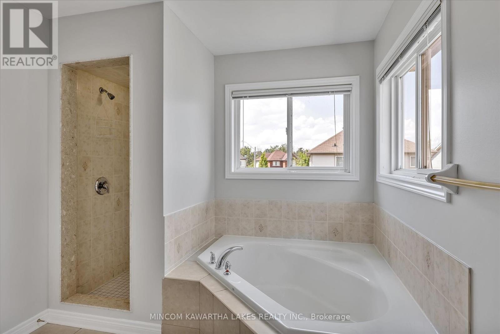 1403 Mcauliffe Lane, Peterborough East (North), Ontario  K9H 0B7 - Photo 26 - X12350277