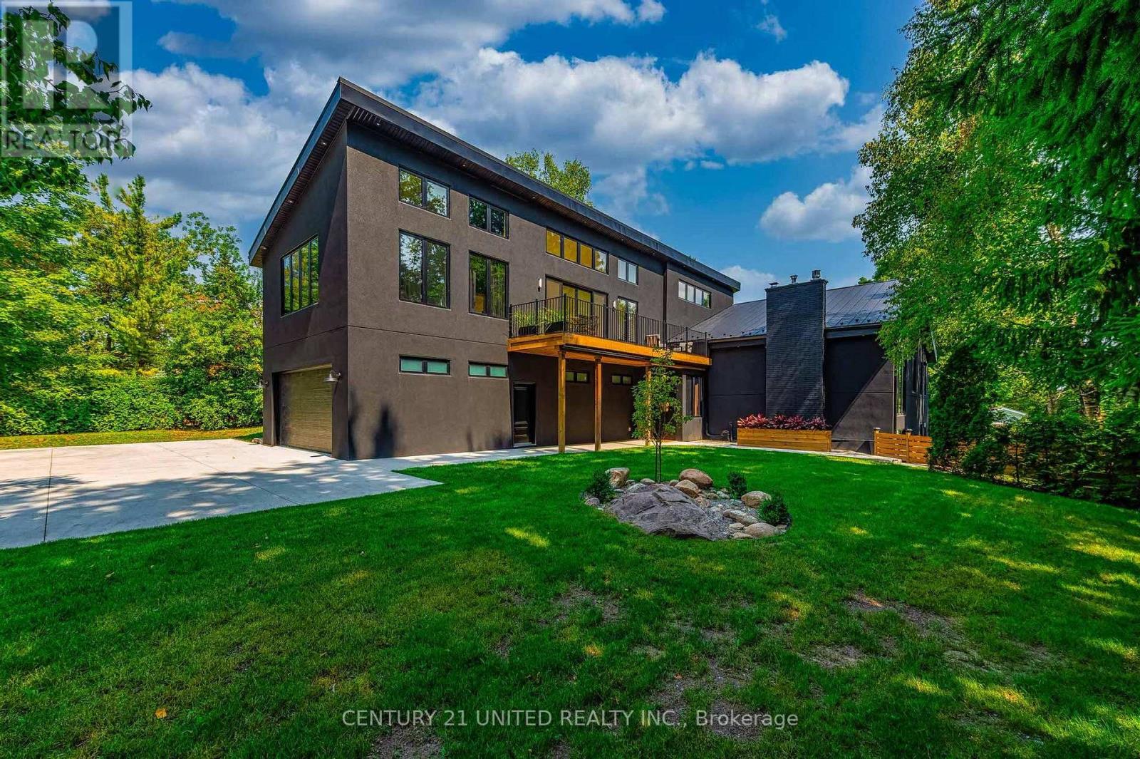 34 Edgewood Road, Peterborough West (North), Ontario  K9J 6V8 - Photo 1 - X12350762