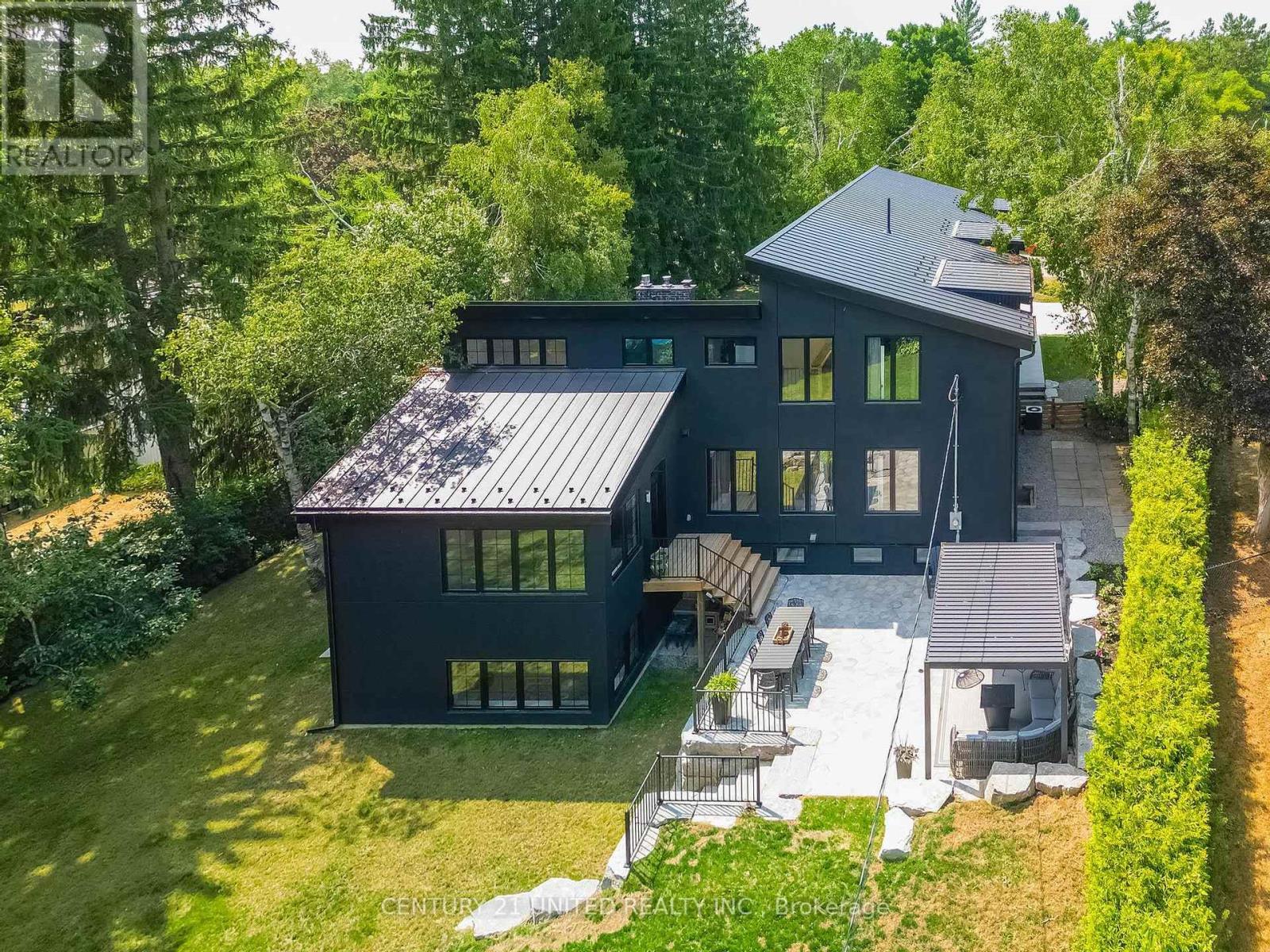 34 Edgewood Road, Peterborough West (North), Ontario  K9J 6V8 - Photo 2 - X12350762