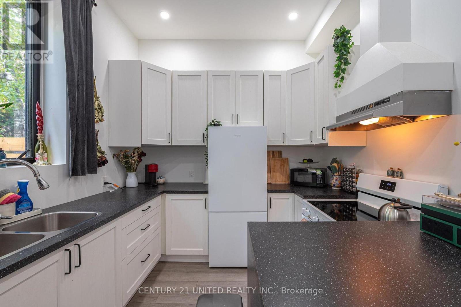 34 Edgewood Road, Peterborough West (North), Ontario  K9J 6V8 - Photo 28 - X12350762