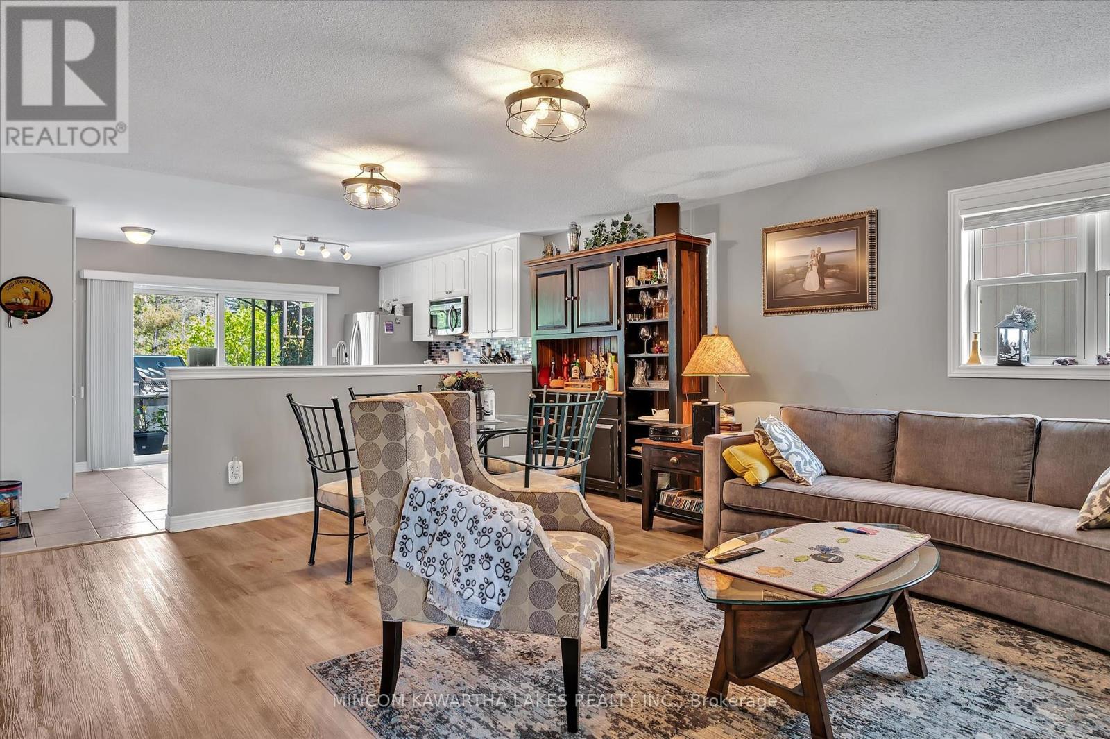 2 Peace Crescent, Peterborough North (North), Ontario  K9H 0C1 - Photo 6 - X12350983