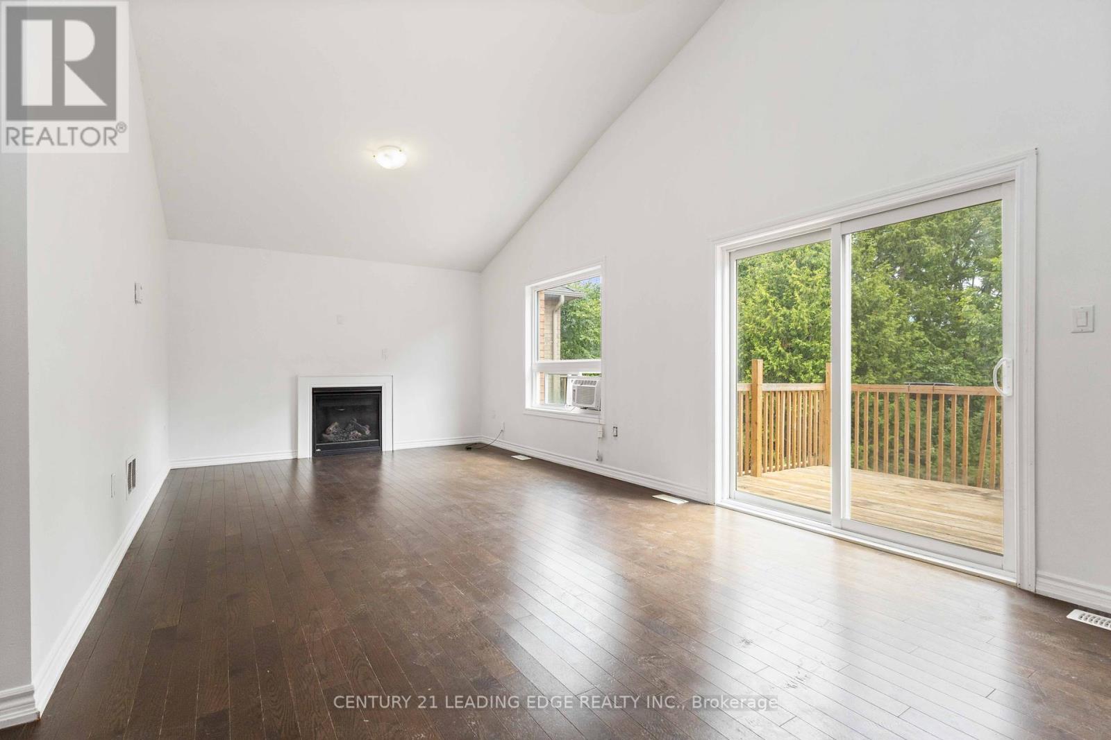 147 Springdale Drive, Kawartha Lakes (Lindsay), Ontario  K9V 0H9 - Photo 20 - X12350951